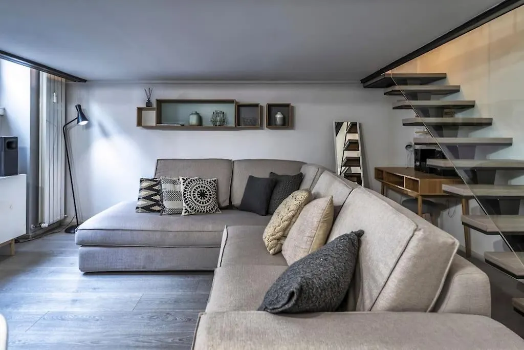 Contemporary Loft - Milan Central Station Apartment